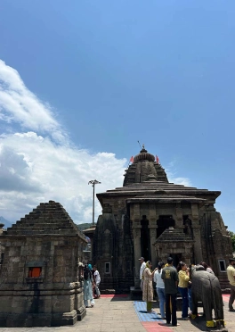 Explore spirituality at ancient Baijnath Shiv Temple - birbilling.in
