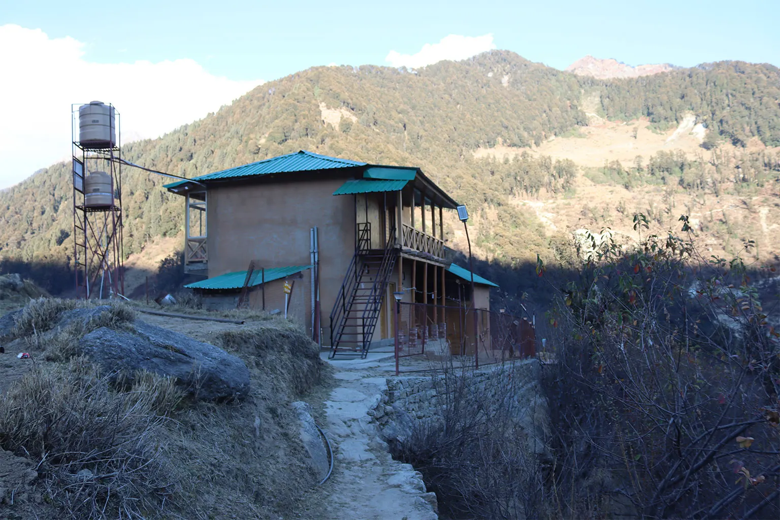the basera house rajgundha
